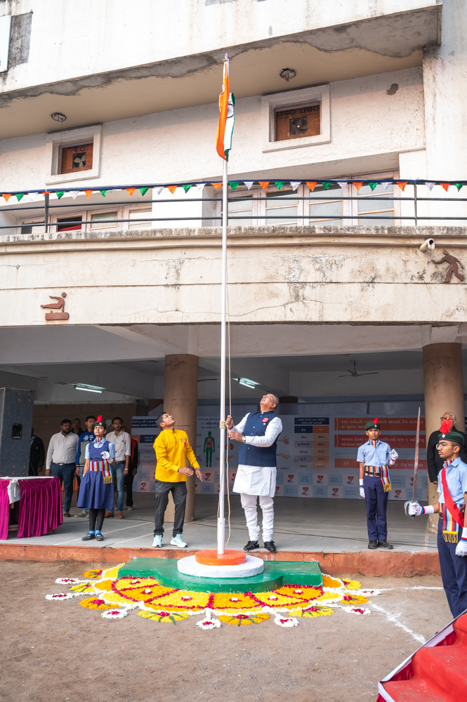 Founder and President of Donate Life Mr. Nilesh Mandlewala,  was invited by Jeevan Bharti Kumar Bhavan as the Chief Guest on the occasion of 74th Republic Day and flag hoisted by him.
